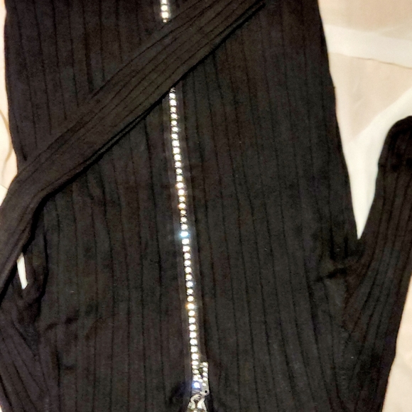 Sweater - Picture 5 of 6